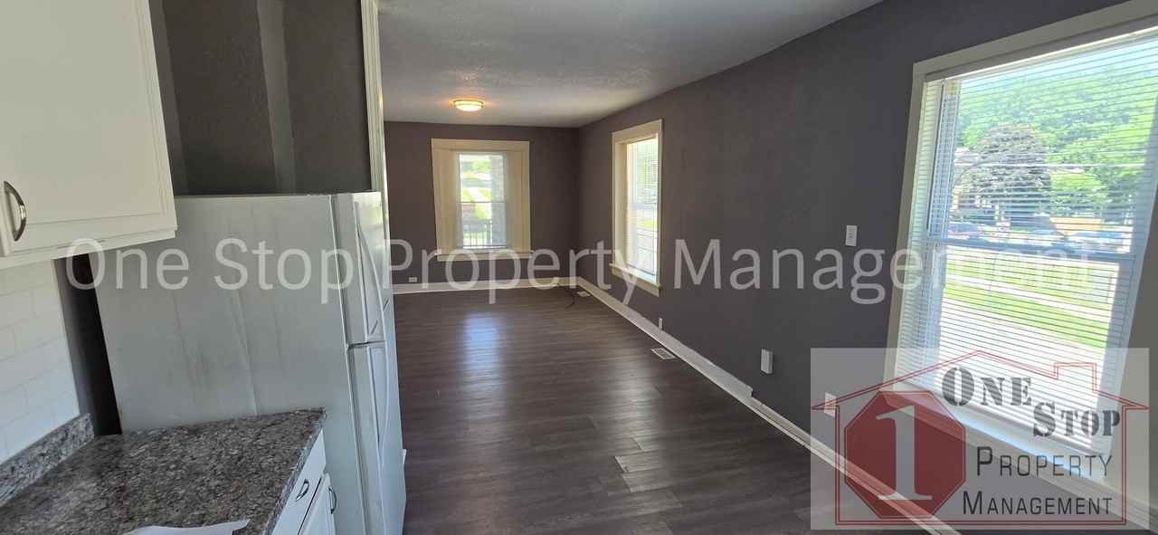 501 Kensington Ave - Photo 4 of 19