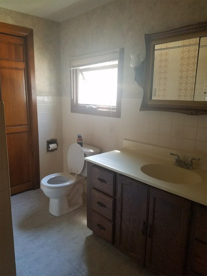 525 W Addison St #1 - Photo 7 of 11