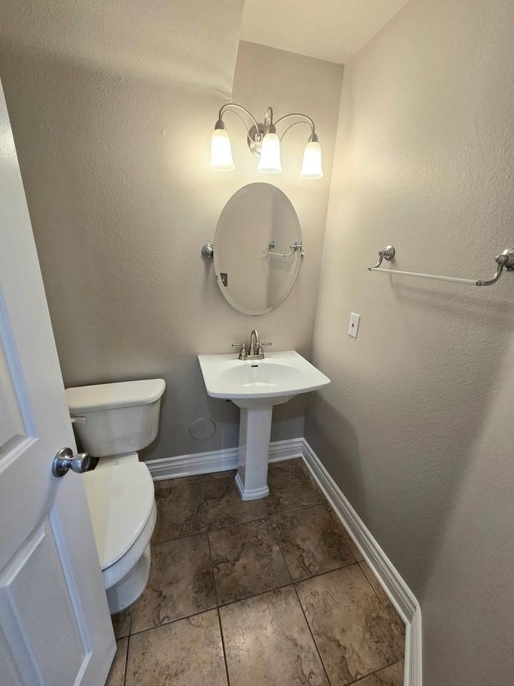 4157 Brookcrest Ct - Photo 7 of 33