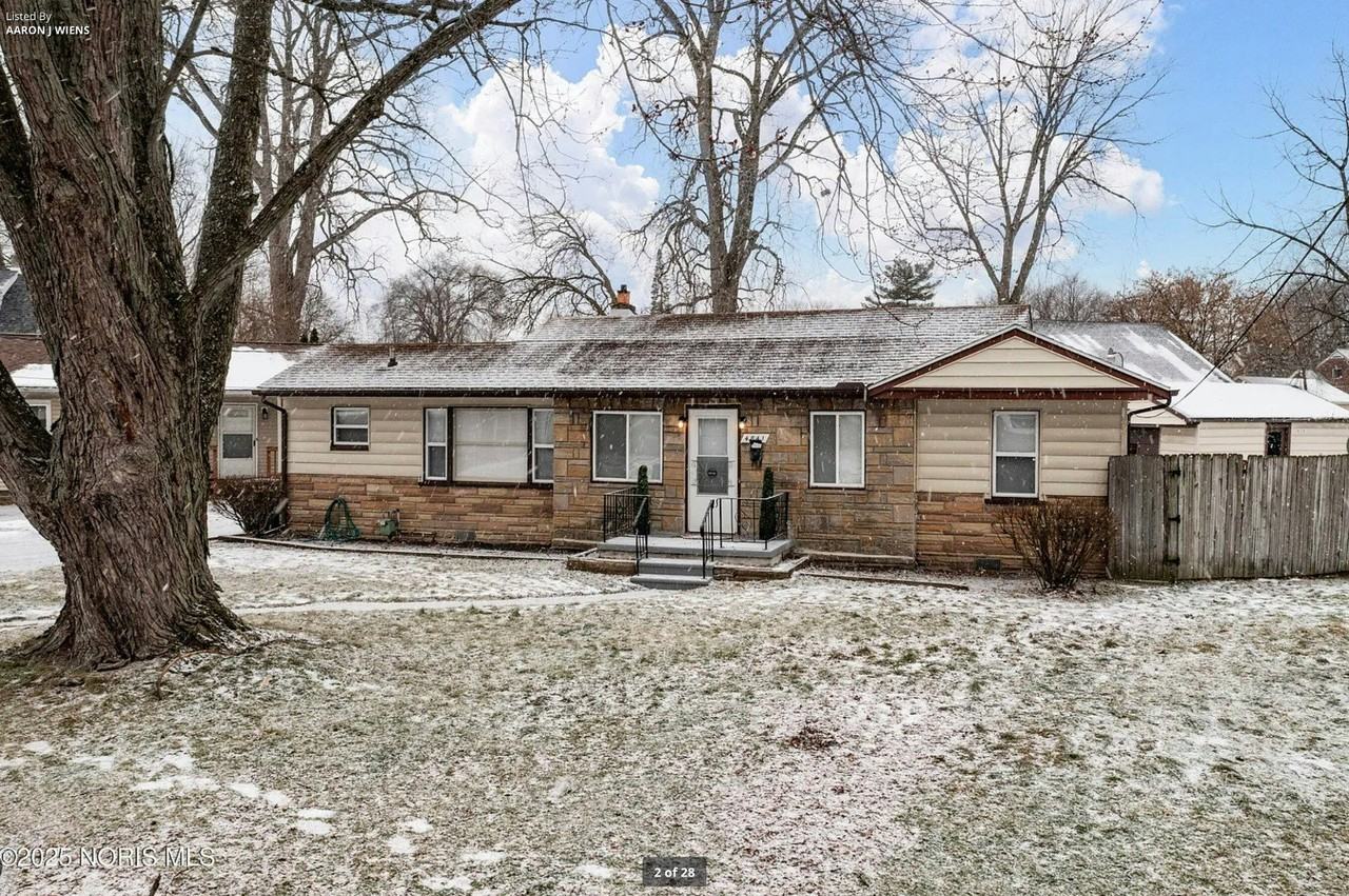 4841 Leamington Avenue - Photo 2 of 15