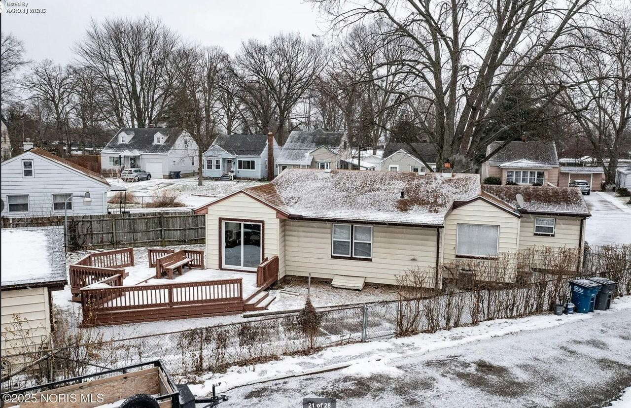 4841 Leamington Avenue - Photo 4 of 15