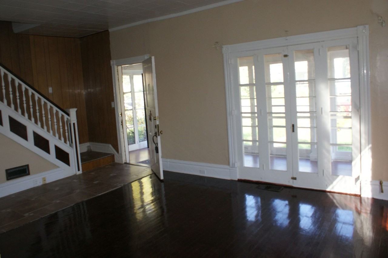 2646 Terrace Ln - Photo 2 of 28