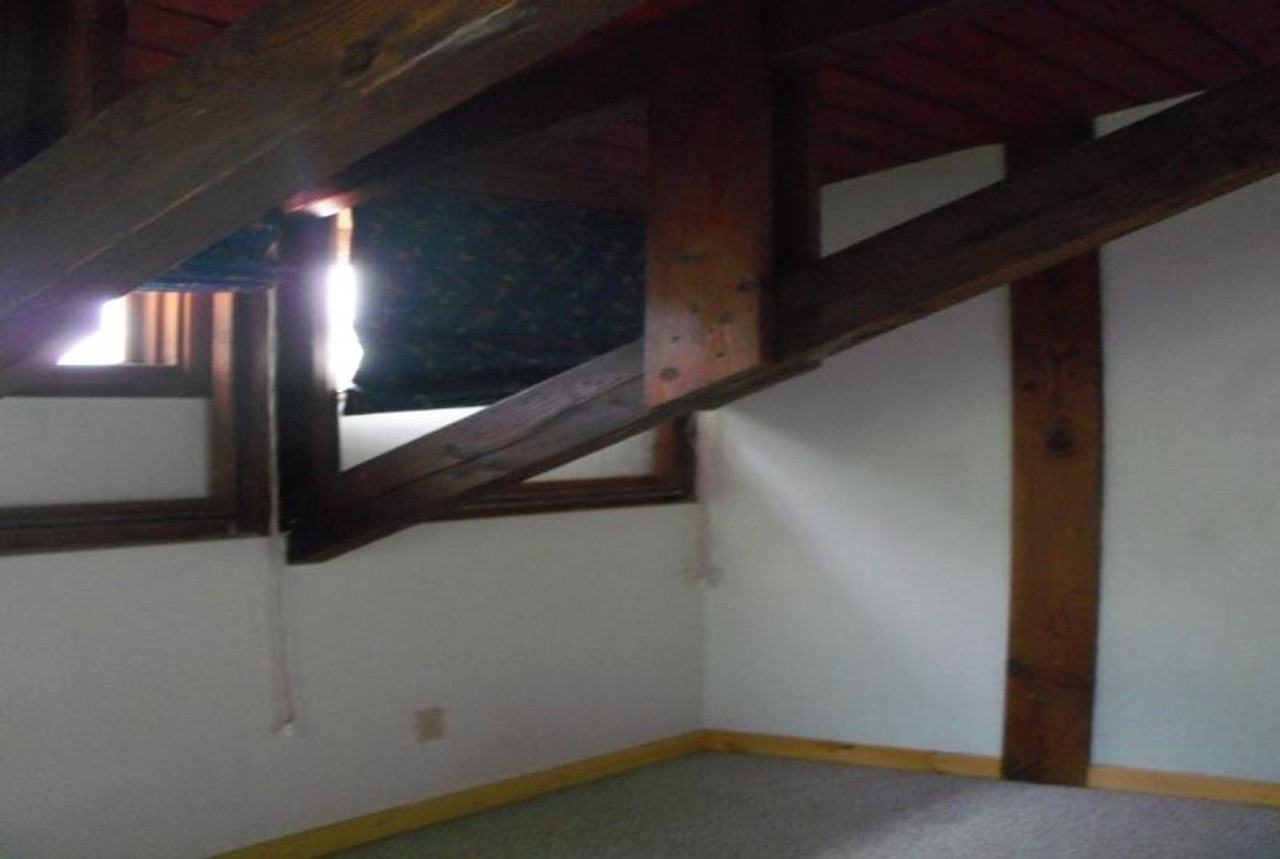 623 N Wisconsin St - Photo 2 of 6