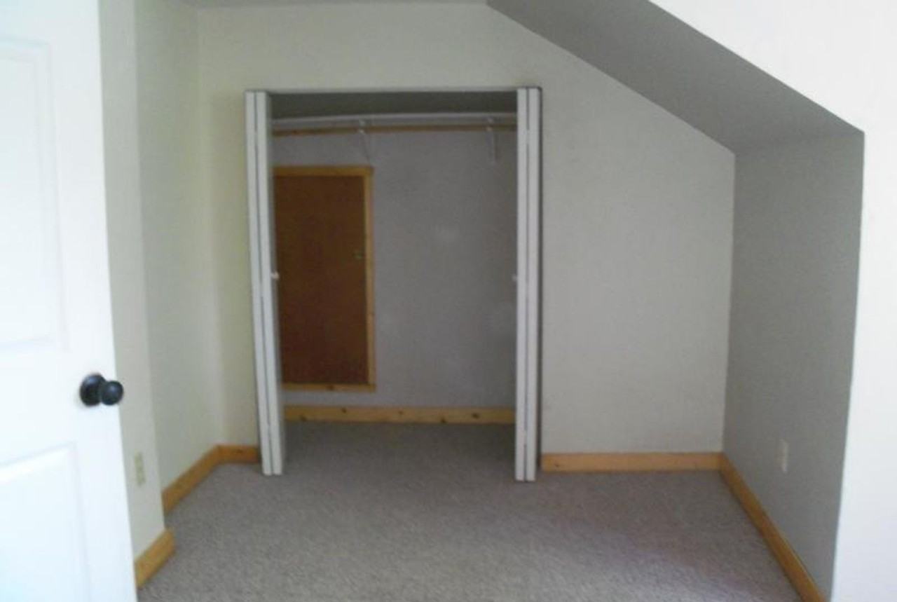 623 N Wisconsin St - Photo 4 of 6