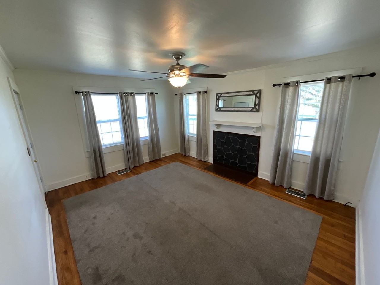 2333 Fillmore Dr - Photo 2 of 7