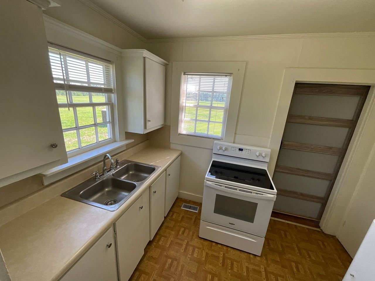2333 Fillmore Dr - Photo 4 of 7