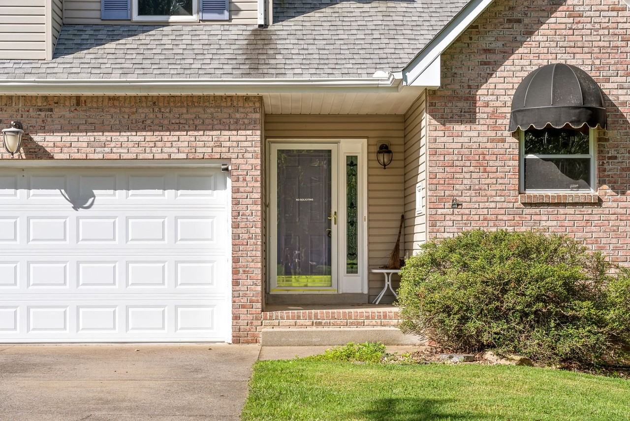 432 Cyprus Ct - Photo 4 of 30