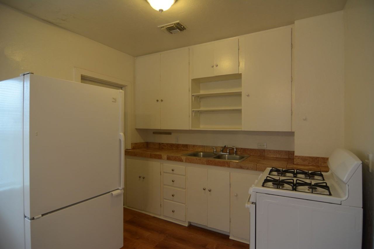 3310 E Bellevue St #2 - Photo 5 of 11