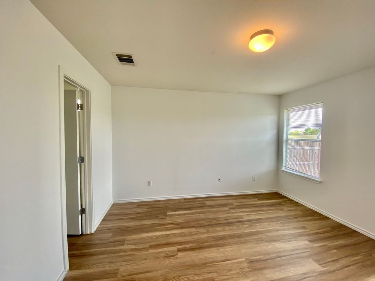 12717 Bella Pkwy - Photo 6 of 13