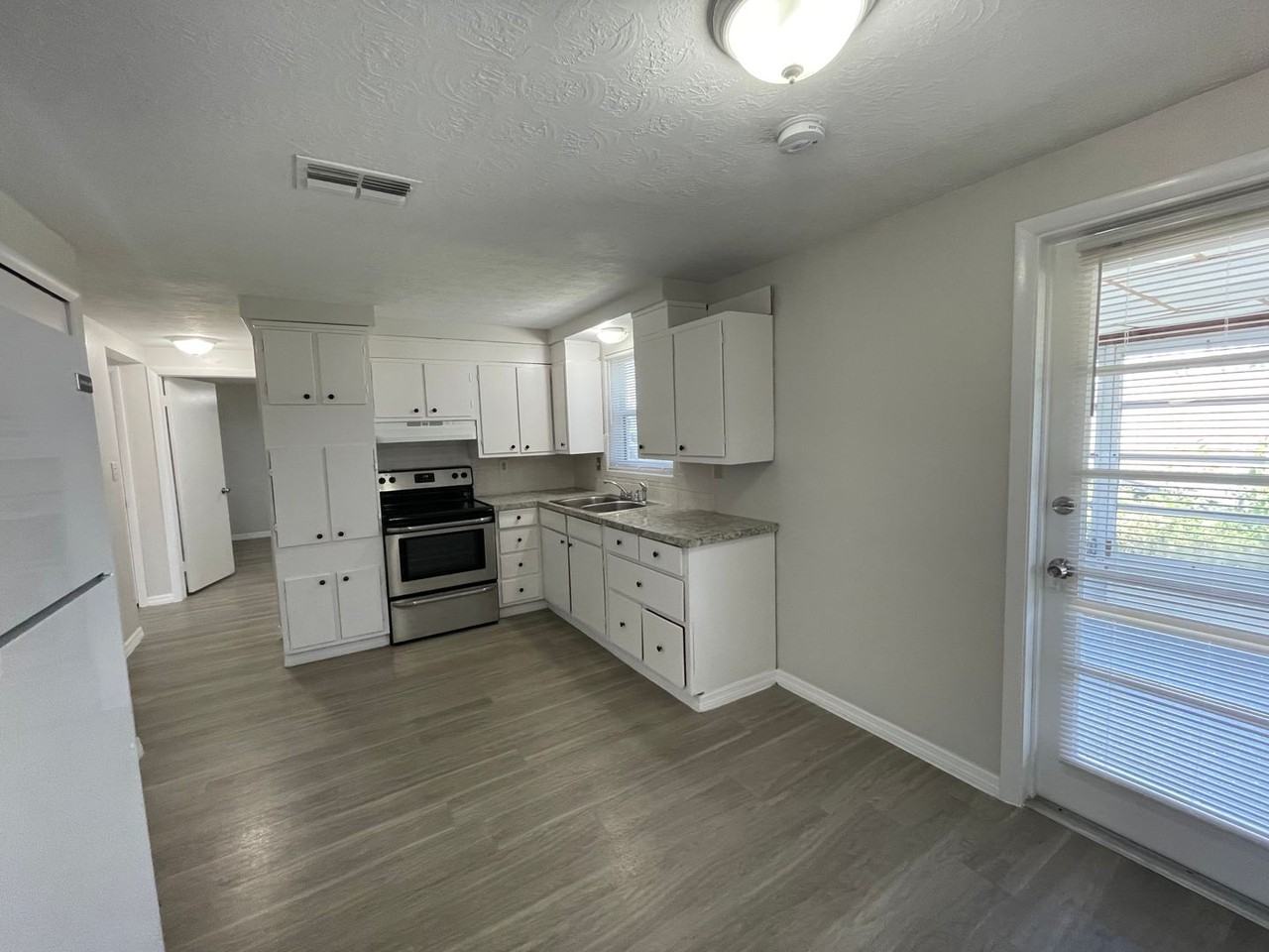 1130 Powersong St - Photo 3 of 15