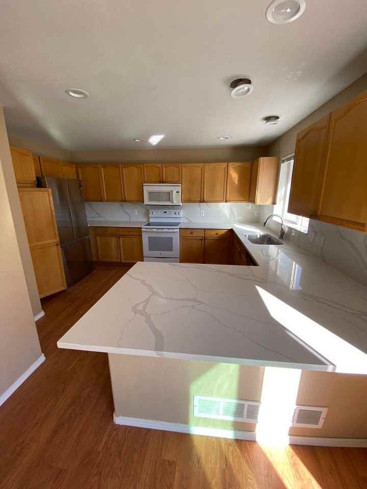 9438 Wolfe Pl - Photo 4 of 14