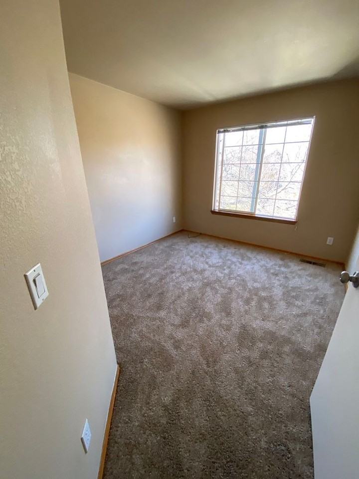 9438 Wolfe Pl - Photo 7 of 14