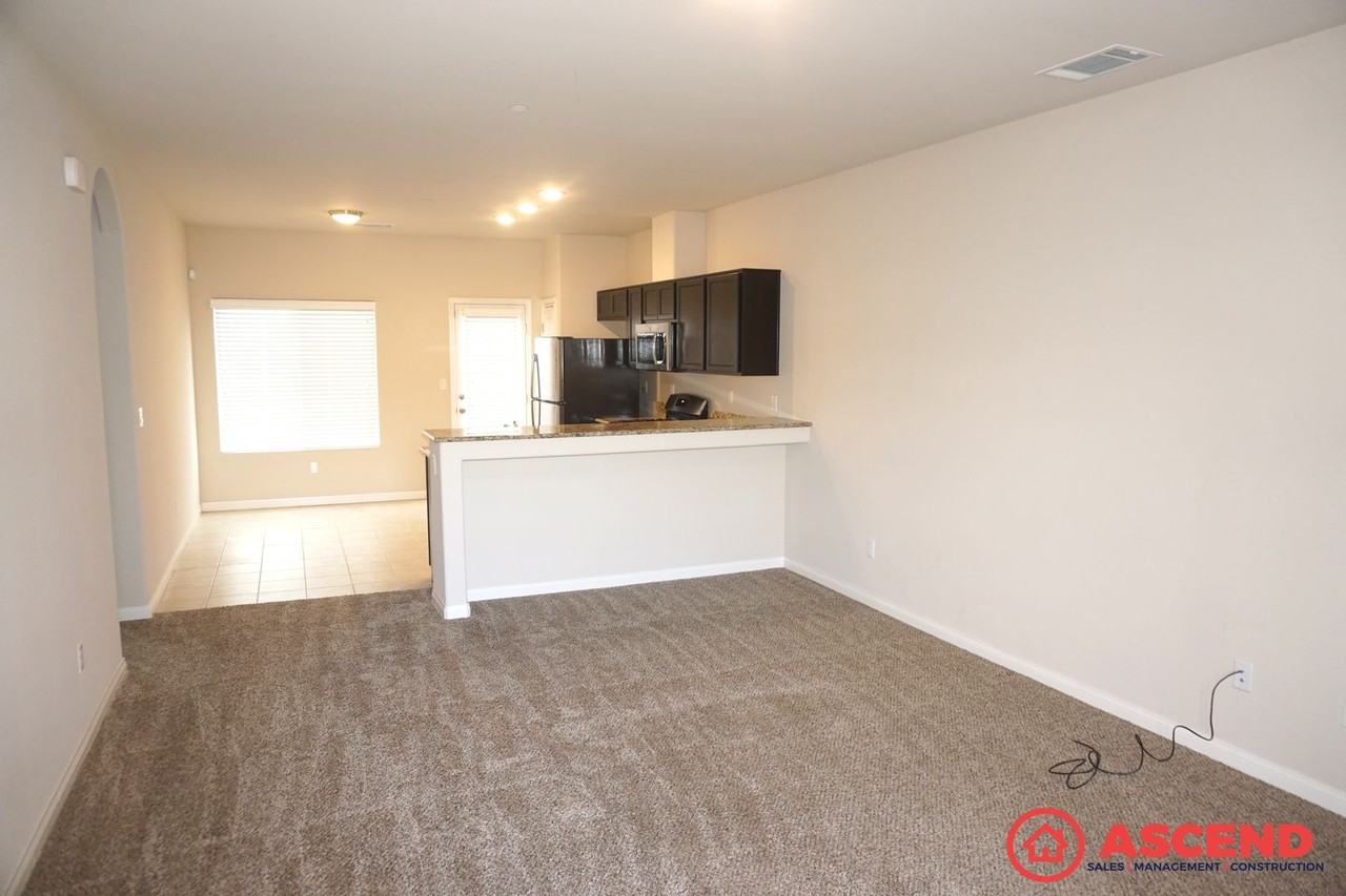 5511 Beacon Ridge Ct - Photo 3 of 14