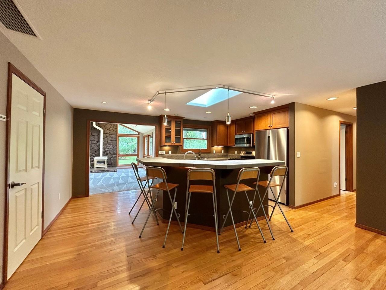 16155 Kimball St - Photo 7 of 50