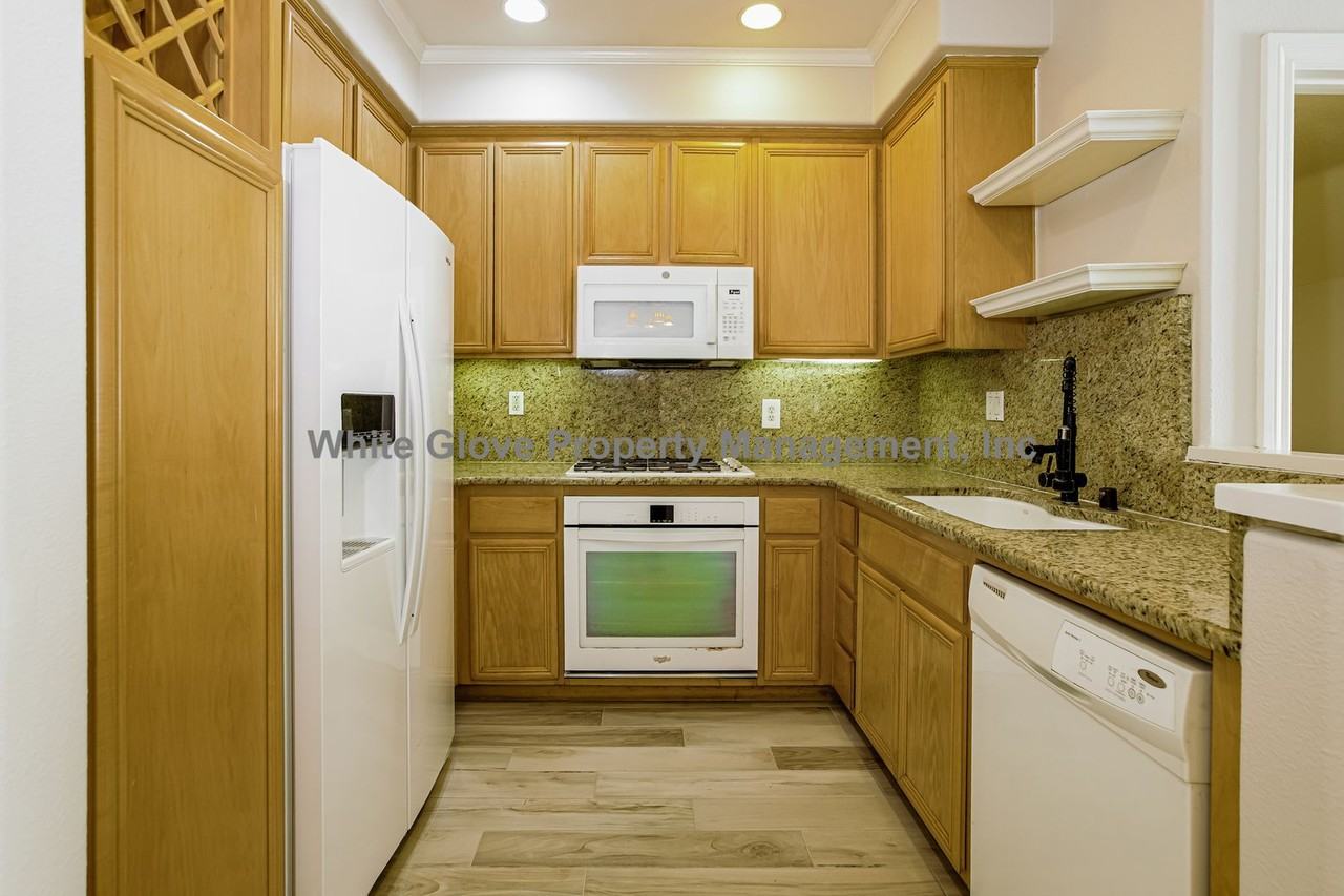 832 S Boulder Pl - Photo 6 of 17