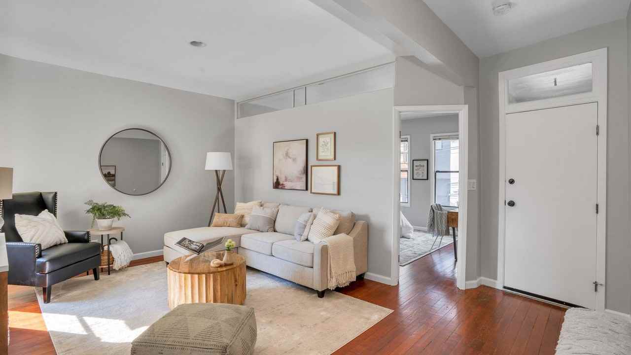 271 Clara St #1A - Photo 2 of 27