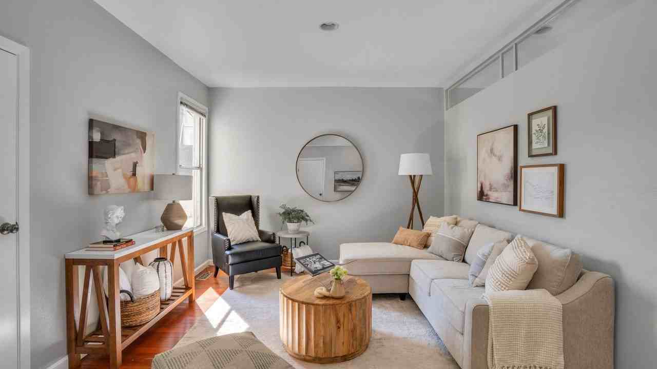 271 Clara St #1A - Photo 4 of 27