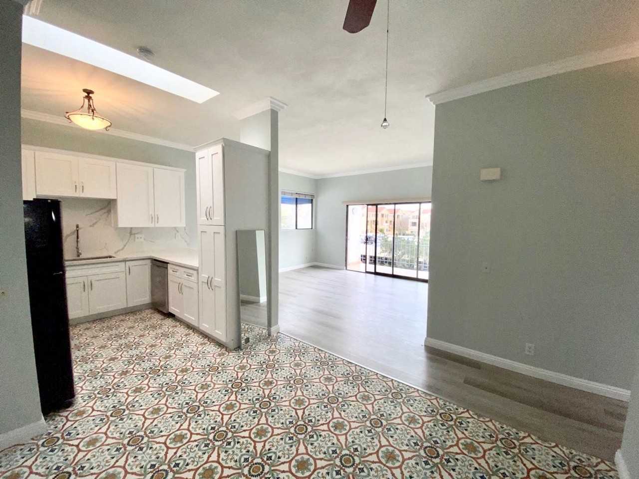 8310 Regents Rd #3H - Photo 3 of 21