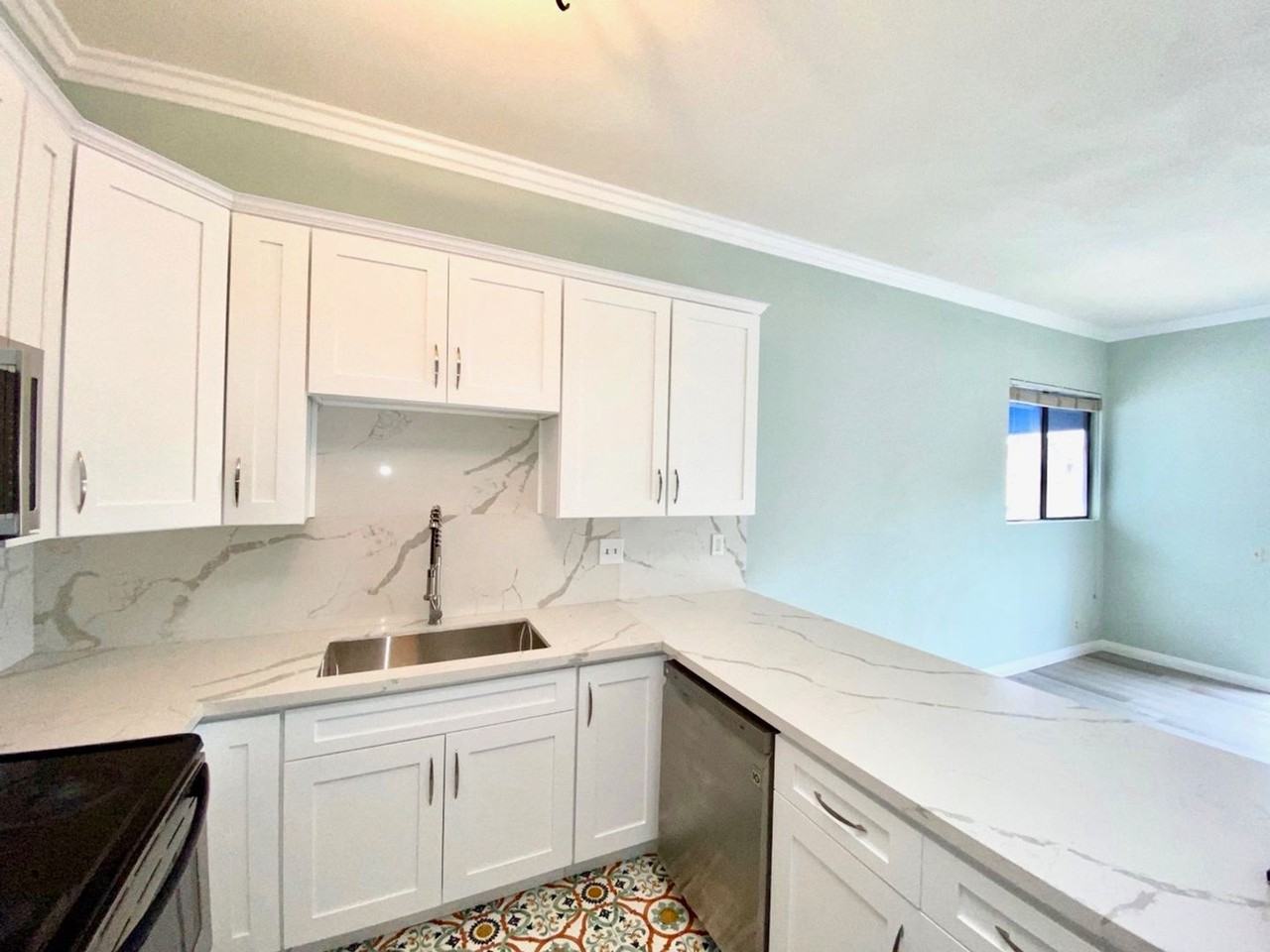 8310 Regents Rd #3H - Photo 6 of 21