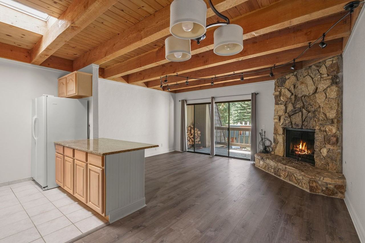 861 Southwood Blvd - Photo 4 of 28