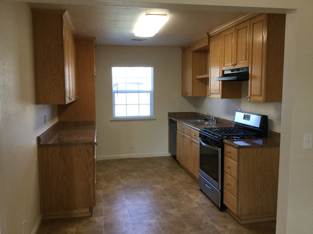 824 Taft St - Photo 6 of 17
