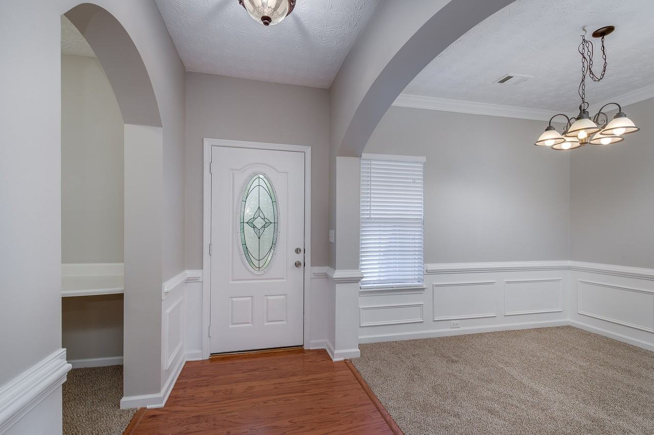 155 Greenland Dr - Photo 3 of 20