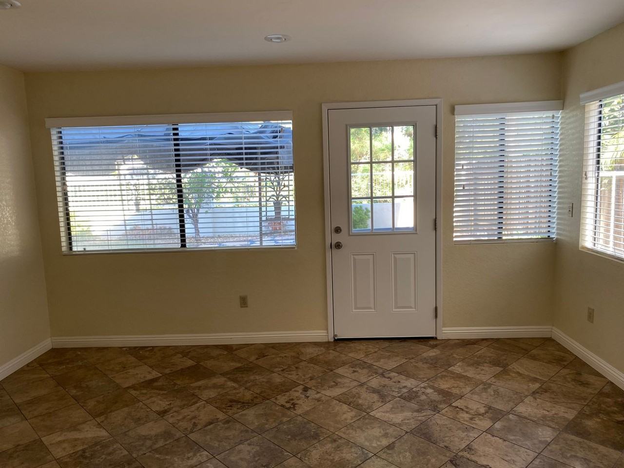 2033 Clearwater Pl - Photo 5 of 11