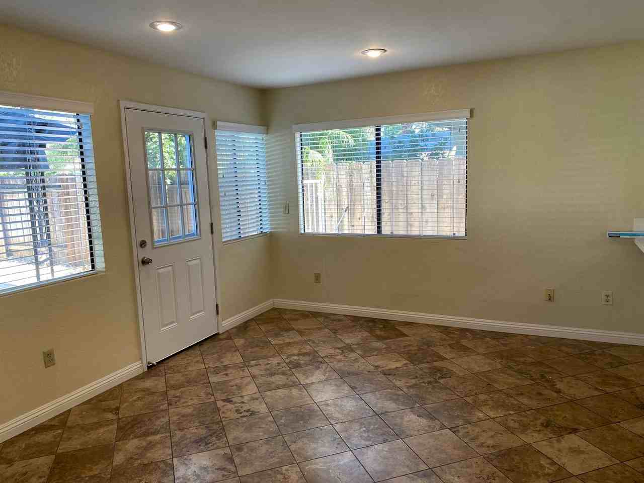 2033 Clearwater Pl - Photo 6 of 11