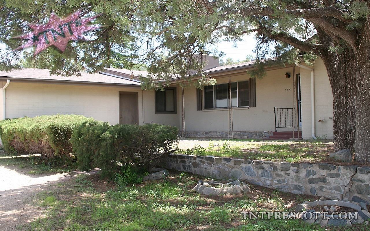 903 Green Ln - Photo 2 of 23