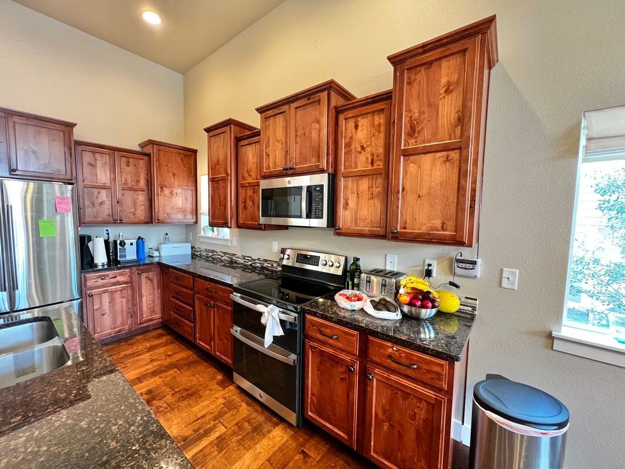 2250 Sherwood Forest Ct - Photo 3 of 32