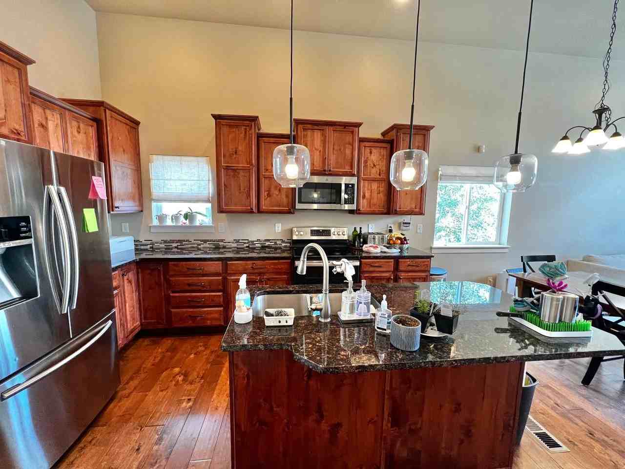 2250 Sherwood Forest Ct - Photo 4 of 32