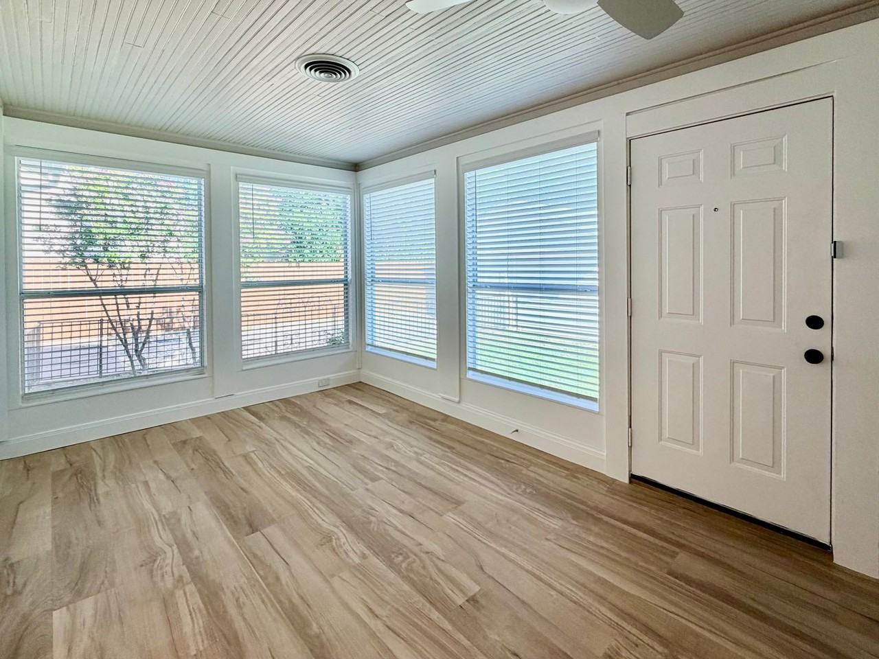 1214 Donaldson Ave - Photo 7 of 18