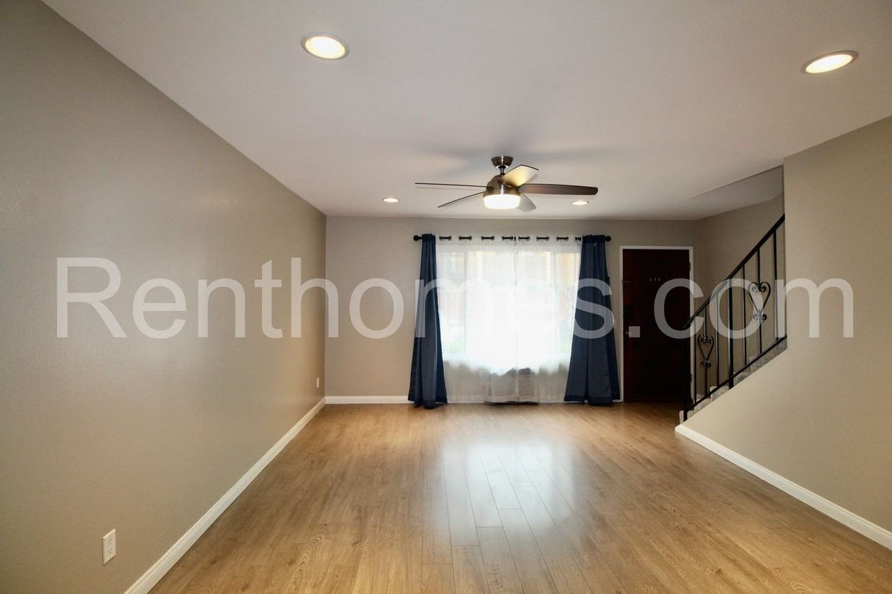 9405 Gold Coast Dr #A8 - Photo 4 of 25