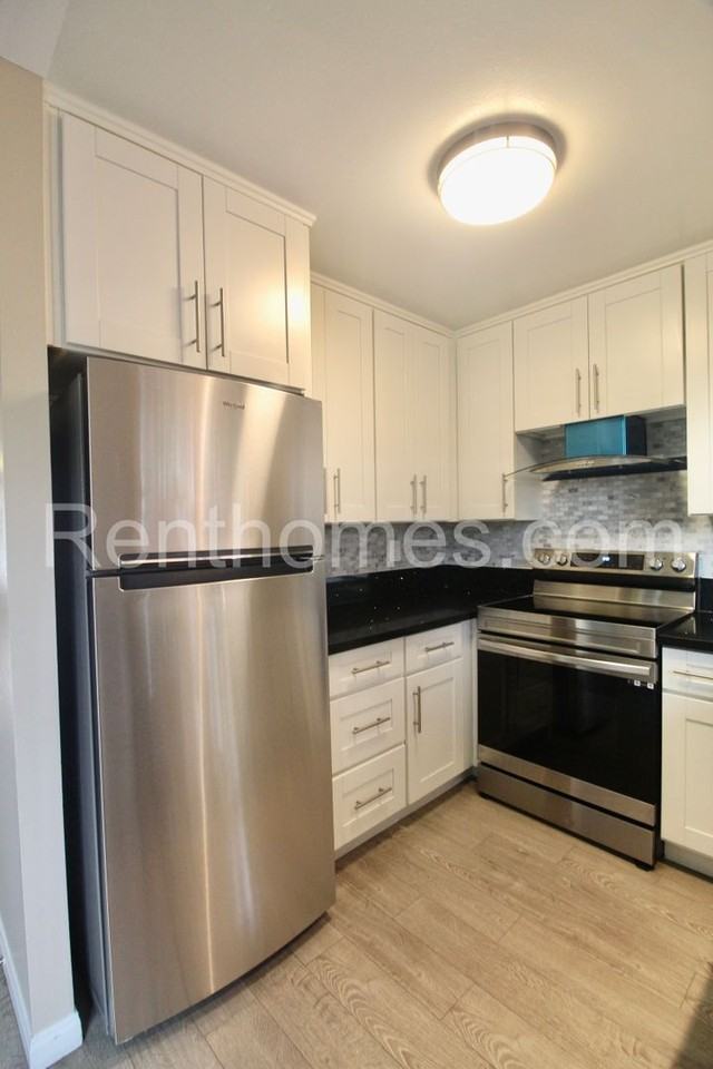9405 Gold Coast Dr #A8 - Photo 7 of 25