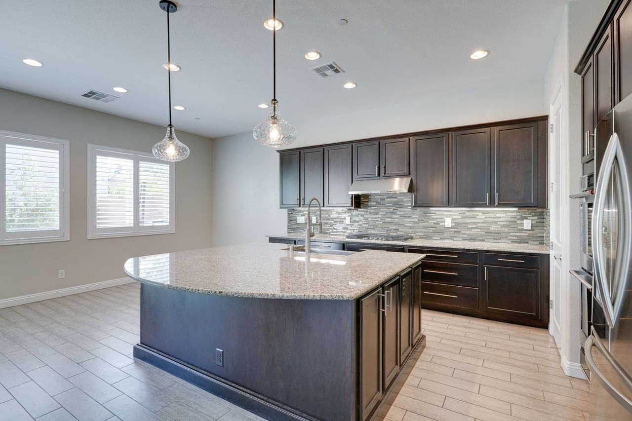 1908 Galleria Spada St - Photo 5 of 34