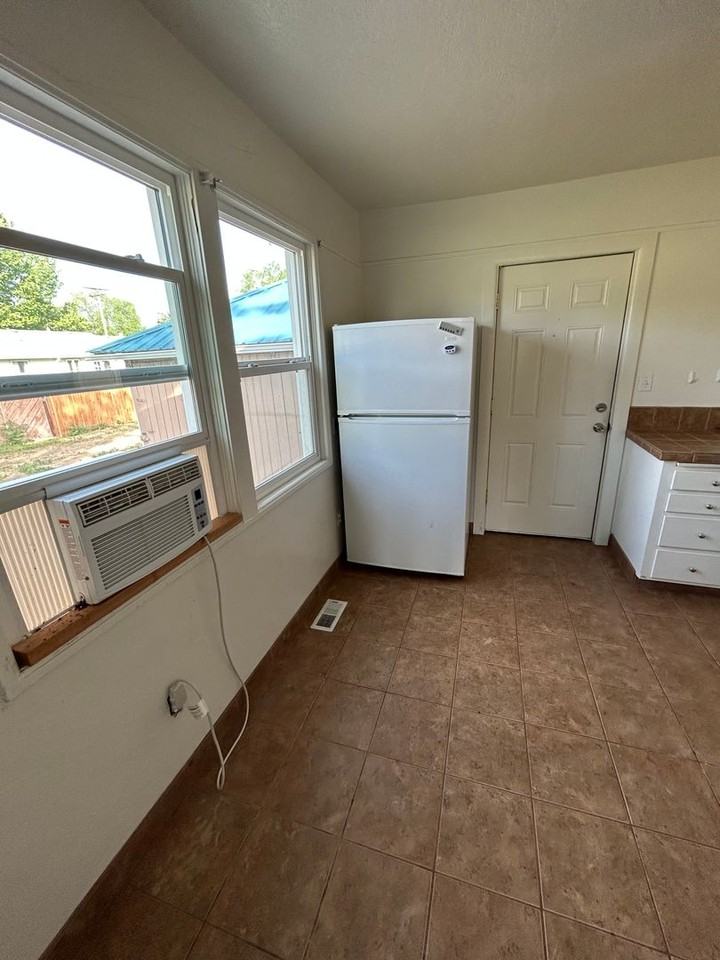 1015 10th Ave S - Photo 2 of 20