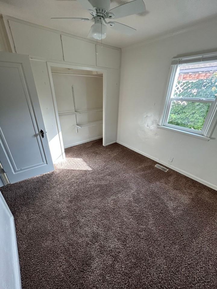 1015 10th Ave S - Photo 6 of 20