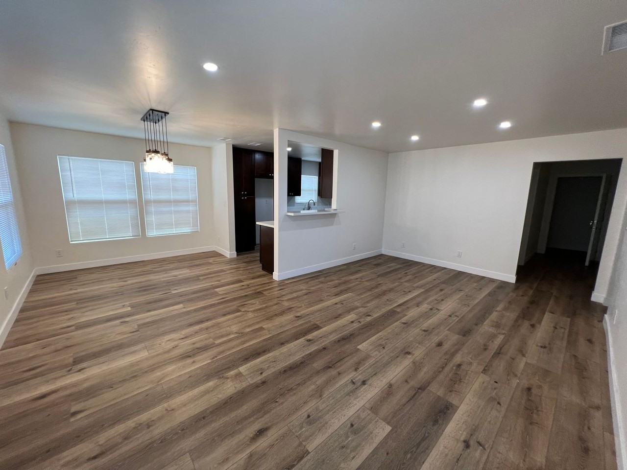 516 E St - Photo 3 of 29