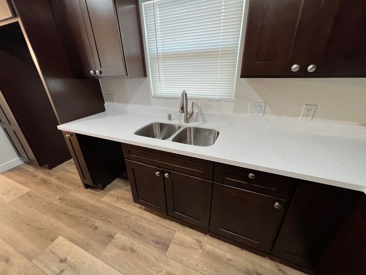 516 E St - Photo 7 of 29