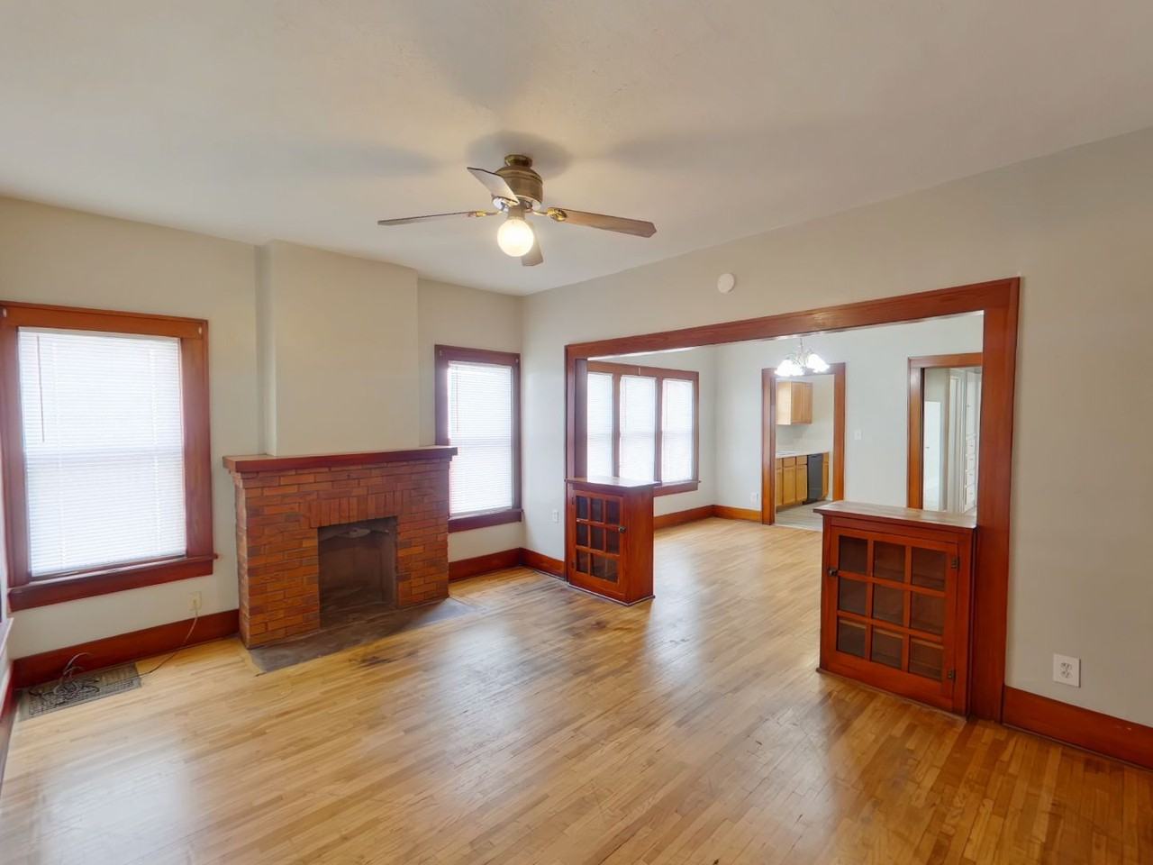 838 S Main St - Photo 2 of 8