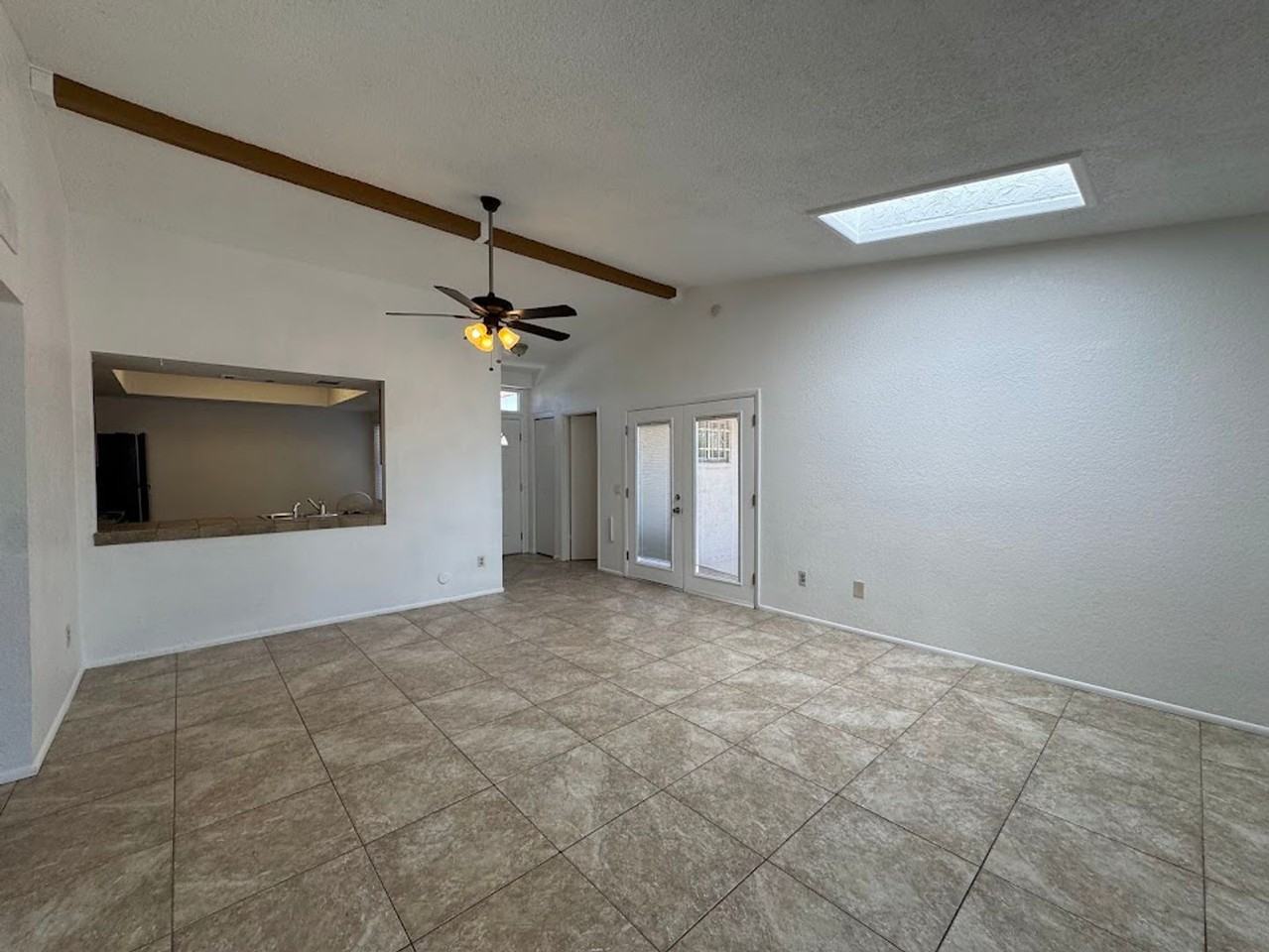 2506 W Caribbean Ln #10 - Photo 4 of 18