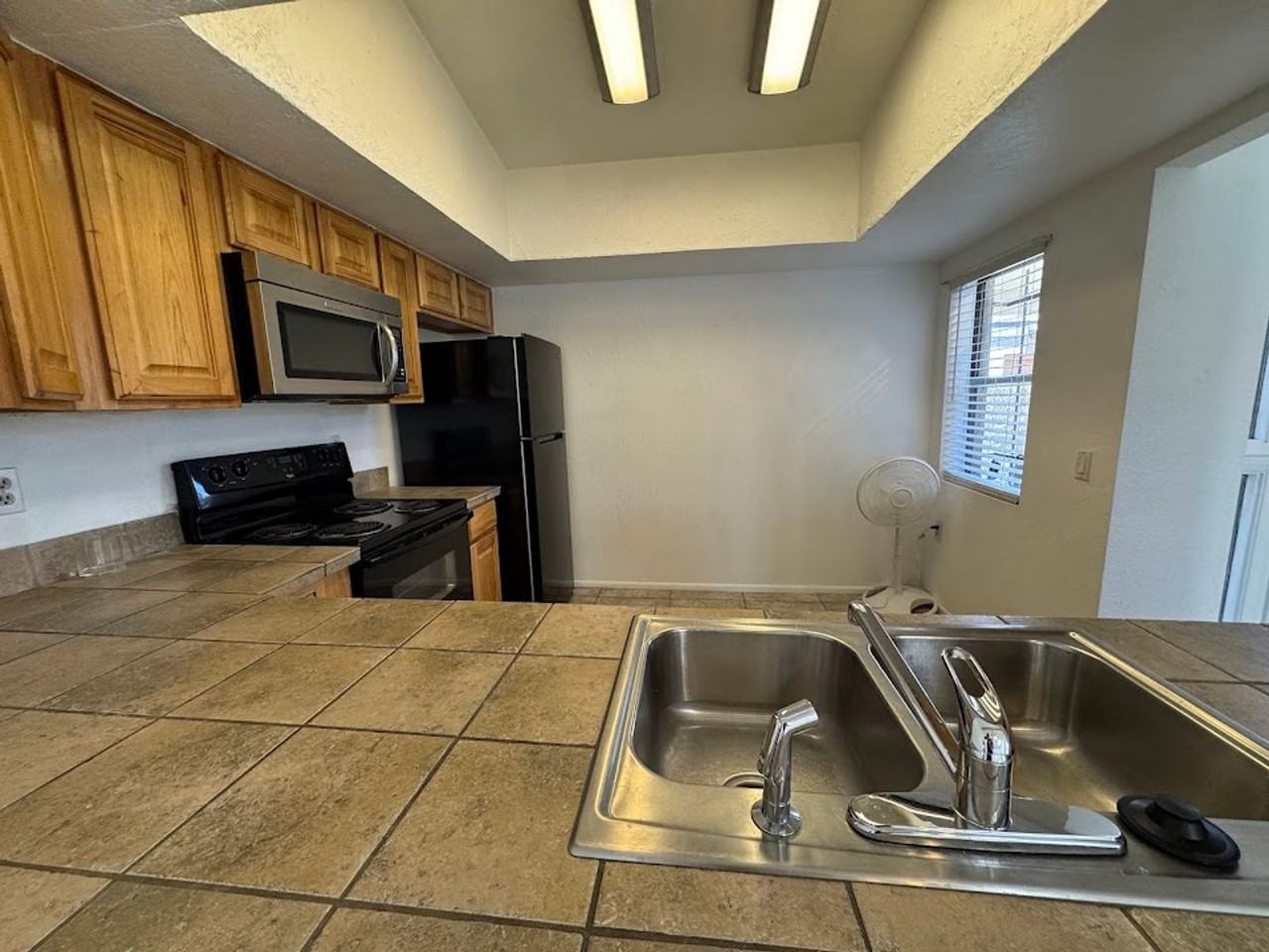 2506 W Caribbean Ln #10 - Photo 7 of 18
