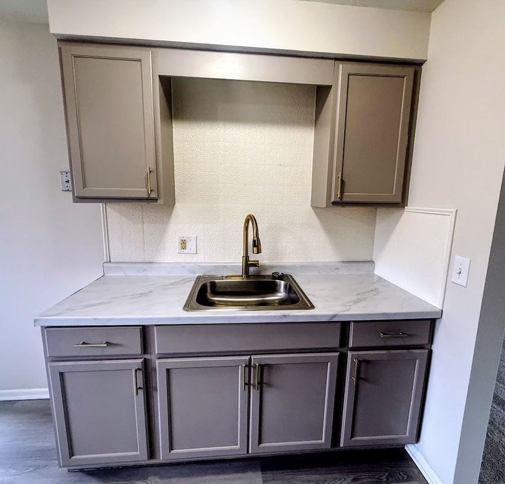 235 Kennedy St - Photo 4 of 11