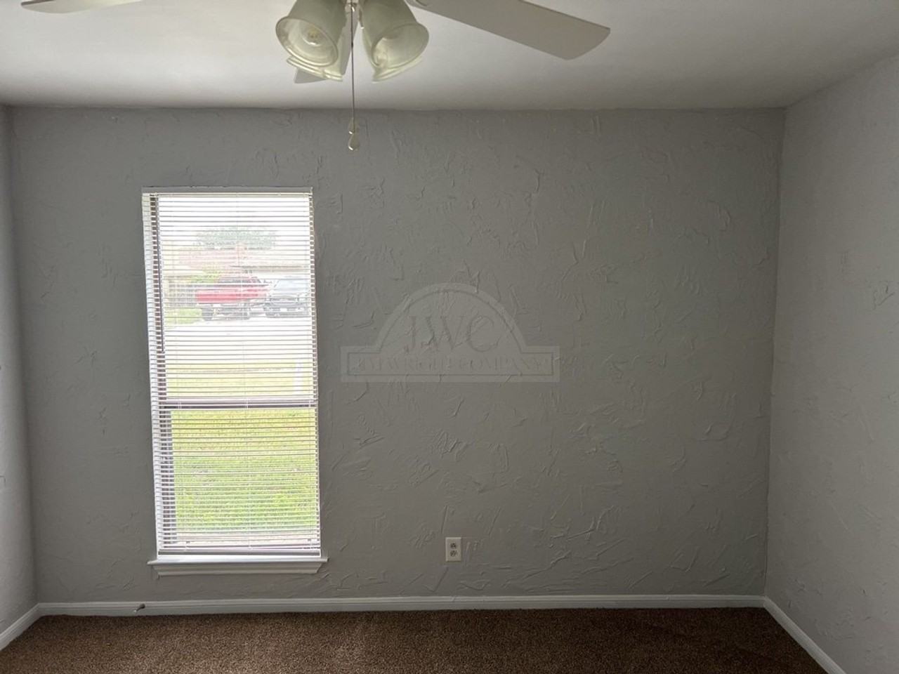 1704 Big Bend Dr - Photo 4 of 21