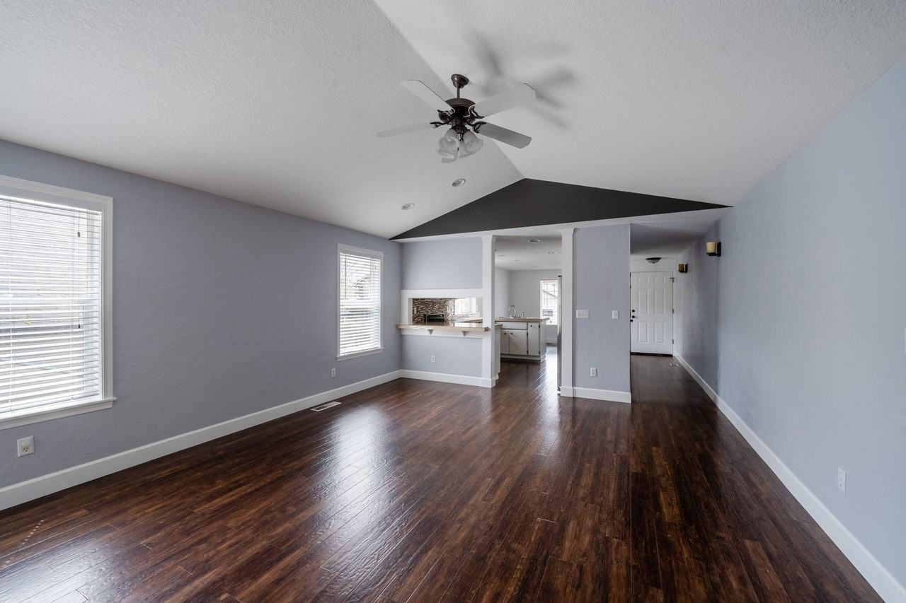 14046 Se Summerfield Loop - Photo 5 of 27
