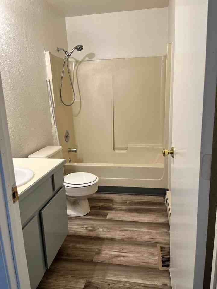 730 E Baldwin Ave - Photo 2 of 10