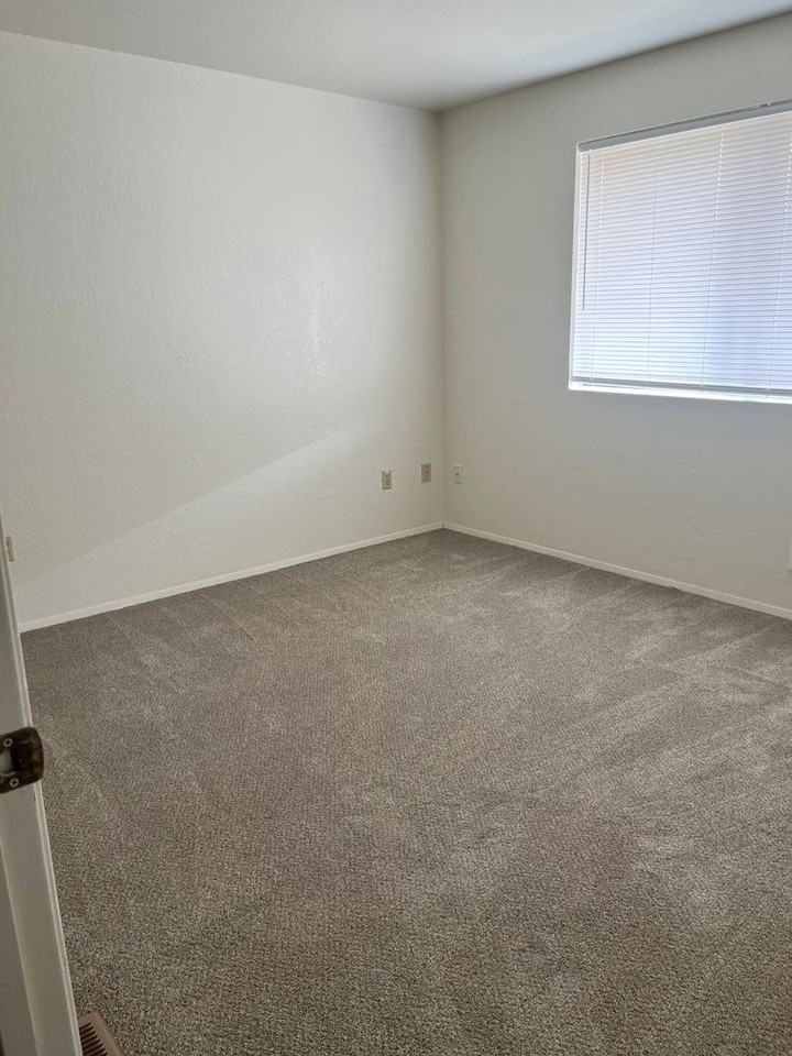 730 E Baldwin Ave - Photo 3 of 10