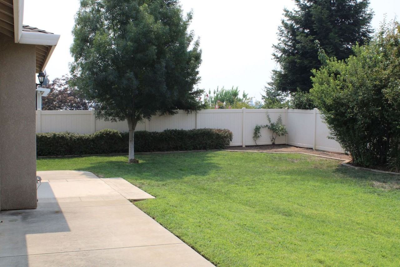 1022 Sunriver Ln - Photo 2 of 19