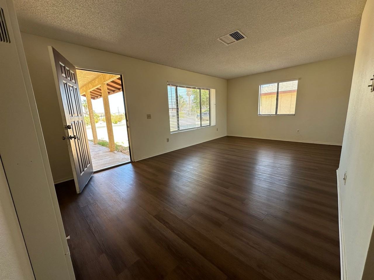 6182 Mojave Ave - Photo 5 of 16