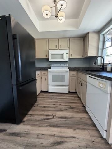 8913 Wood Lake Ct #1 - Photo 5 of 17